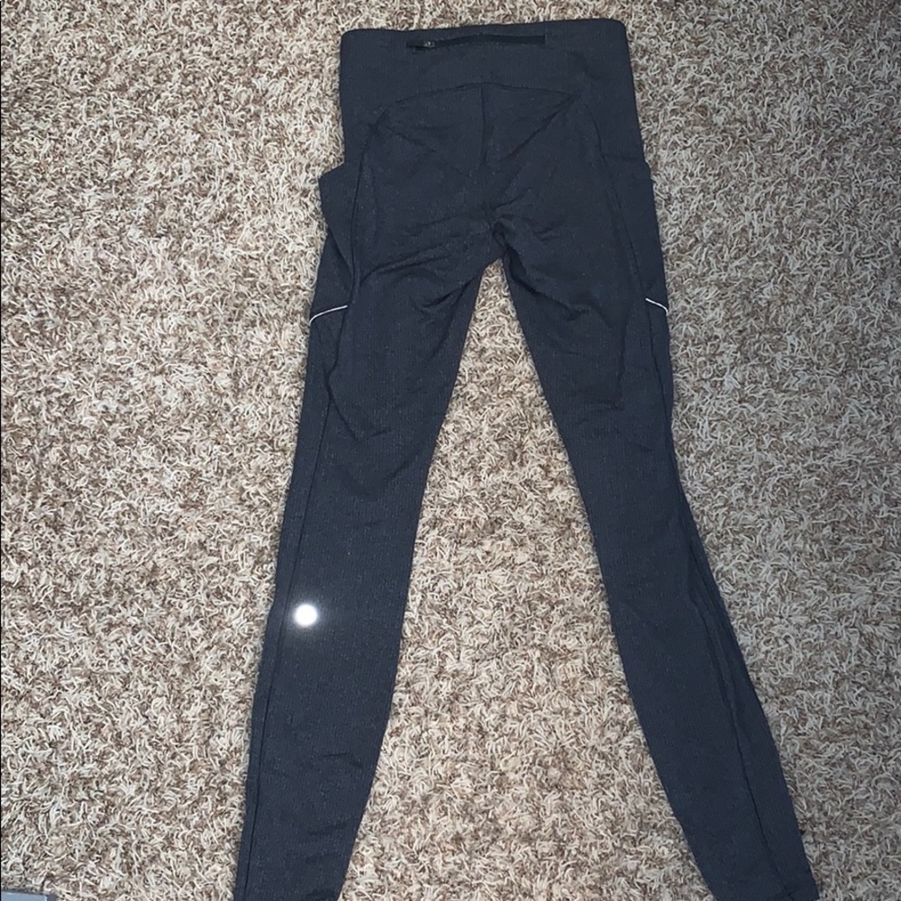 lululemon patterned gray/black speed up tight sz 4